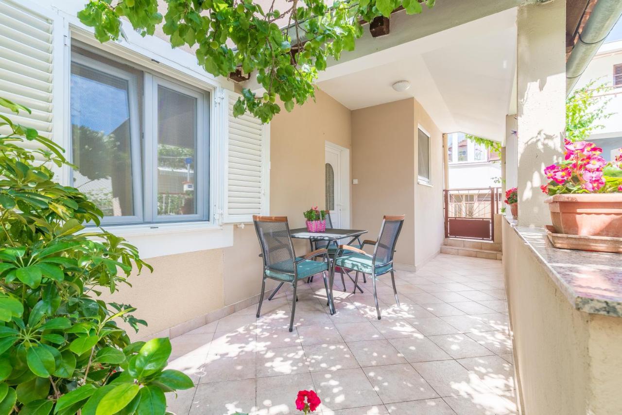 Apartments Tolic Biograd Na Moru Luaran gambar