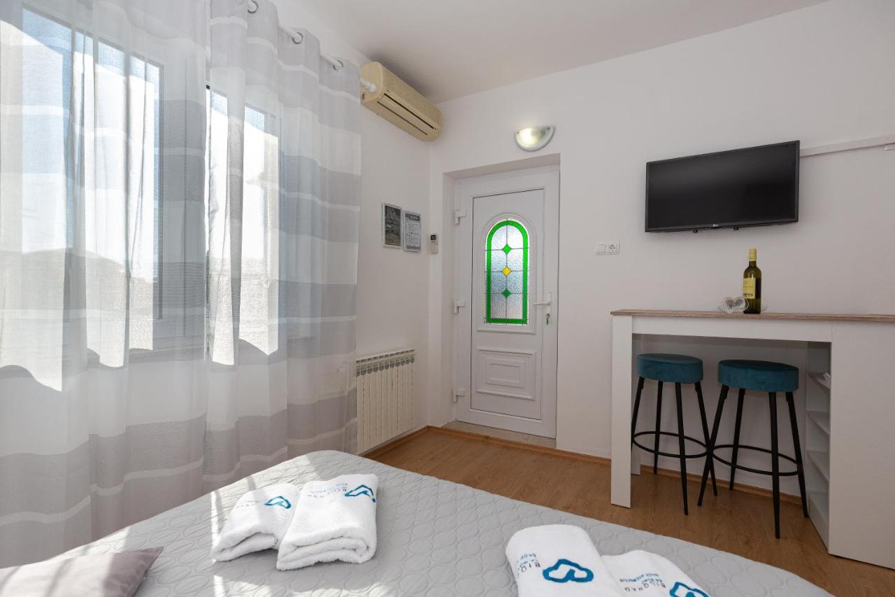 Apartments Tolic Biograd Na Moru Luaran gambar