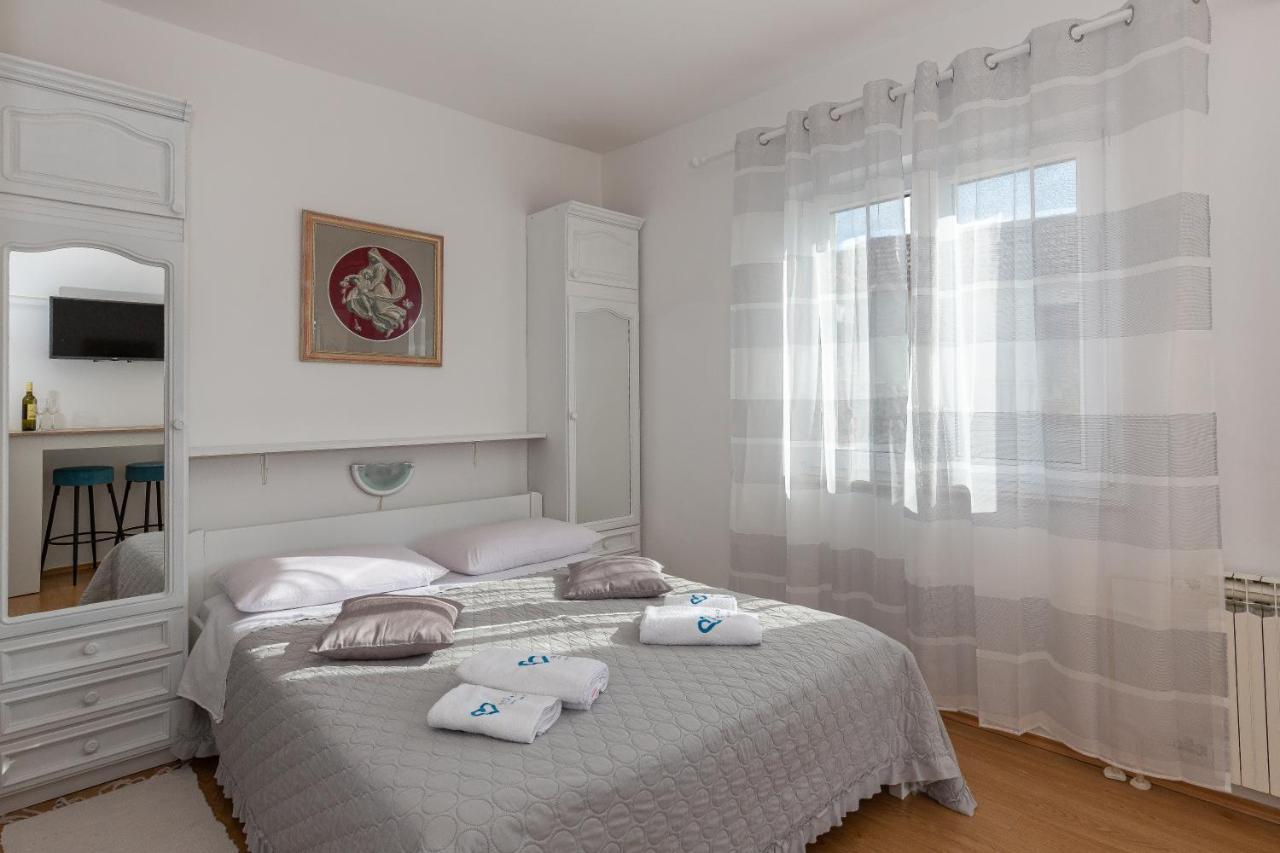 Apartments Tolic Biograd Na Moru Luaran gambar