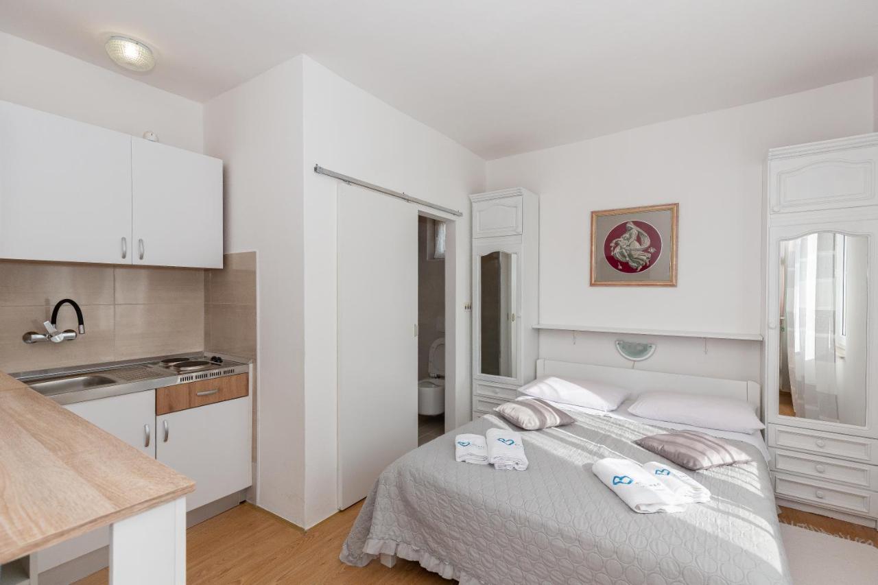 Apartments Tolic Biograd Na Moru Luaran gambar