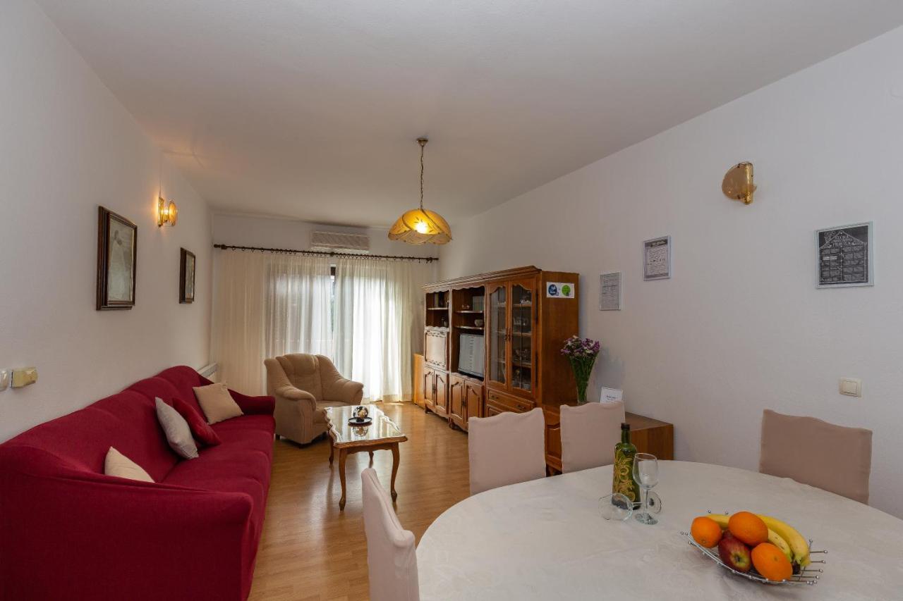 Apartments Tolic Biograd Na Moru Luaran gambar