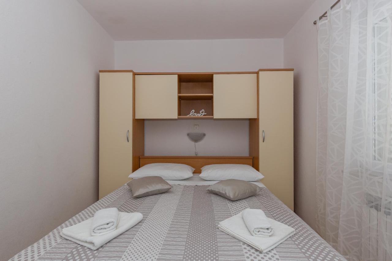 Apartments Tolic Biograd Na Moru Luaran gambar