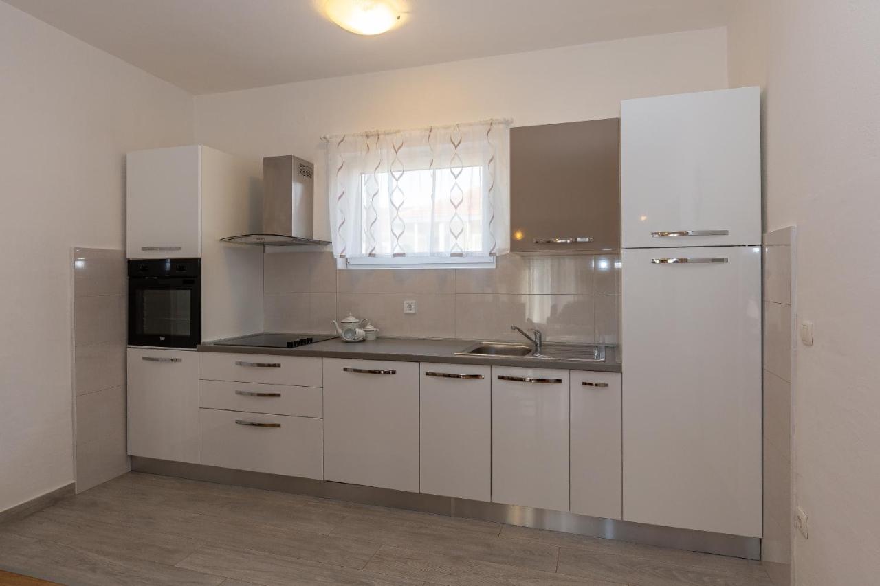 Apartments Tolic Biograd Na Moru Luaran gambar
