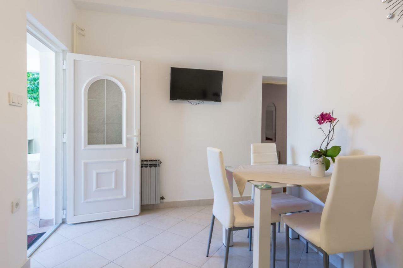 Apartments Tolic Biograd Na Moru Luaran gambar