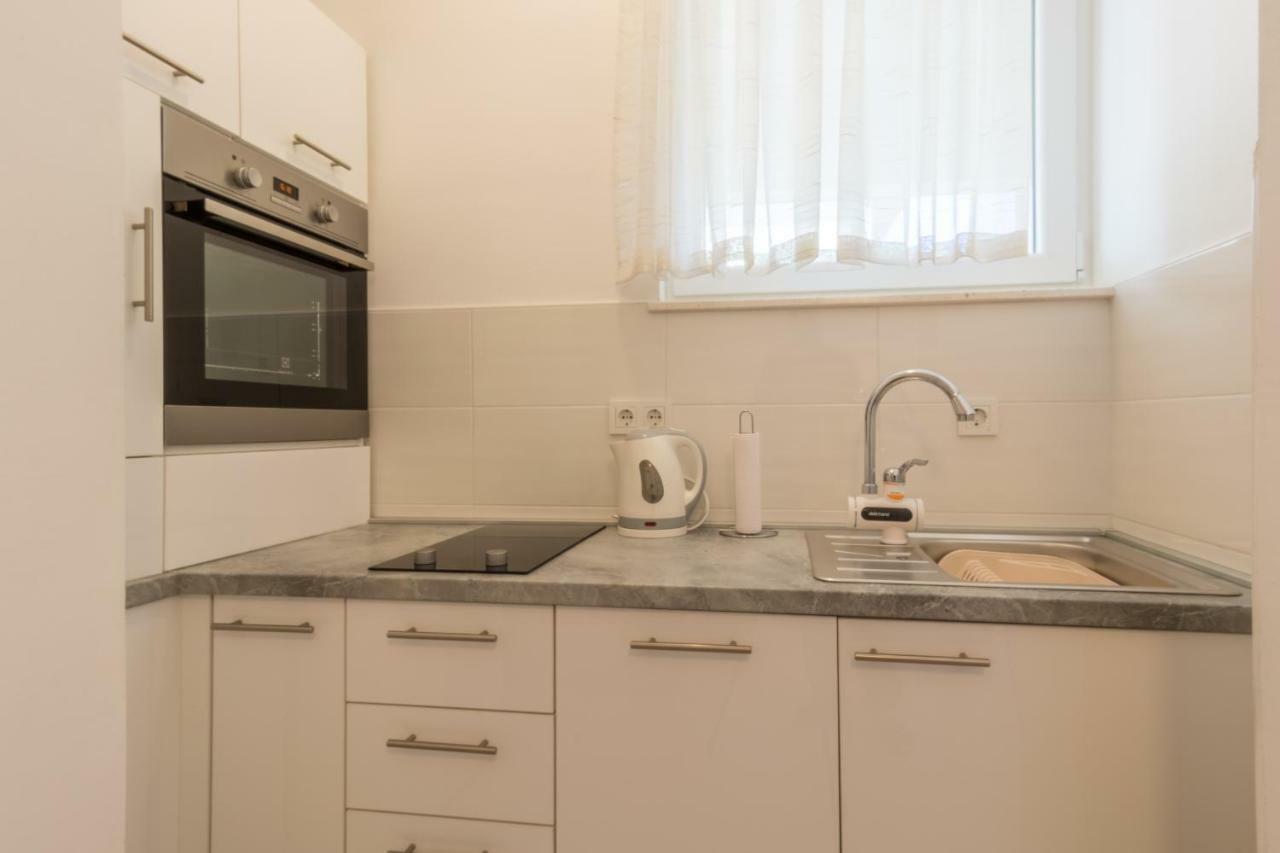 Apartments Tolic Biograd Na Moru Luaran gambar