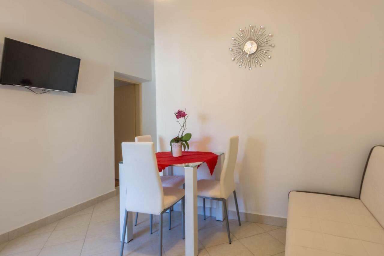 Apartments Tolic Biograd Na Moru Luaran gambar